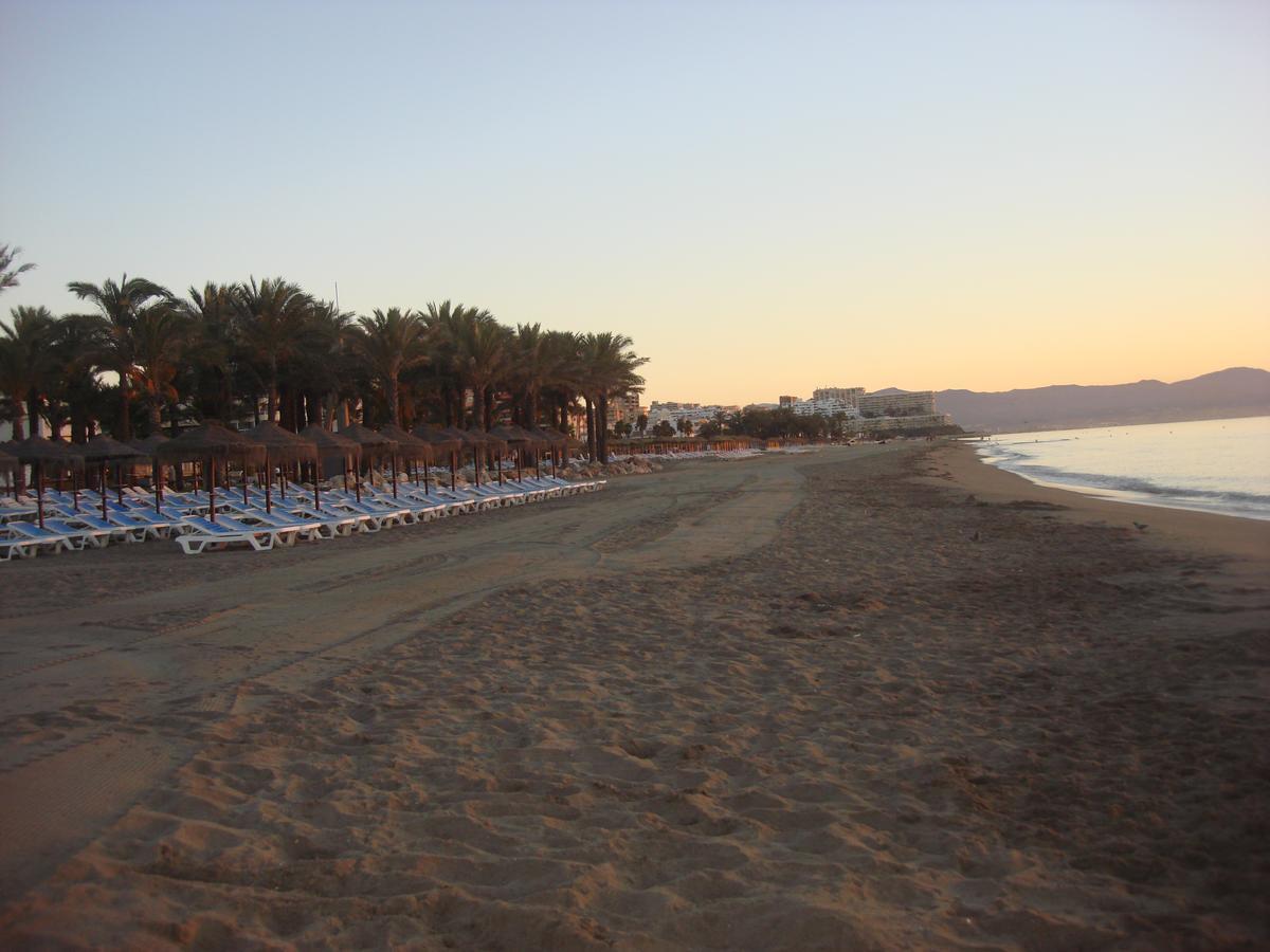 Apartamento Holidays On The Beach Torremolinos Exterior photo