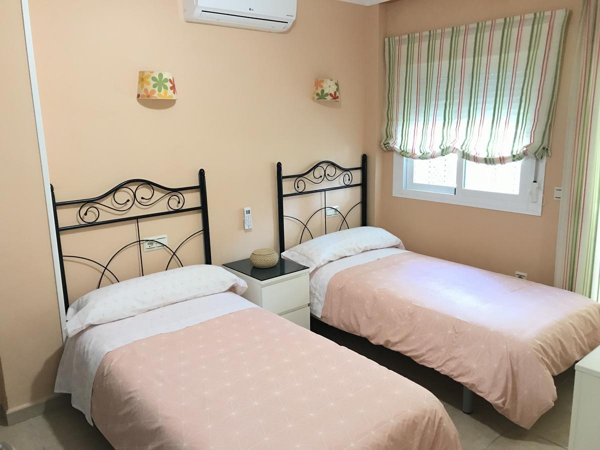 Apartamento Holidays On The Beach Torremolinos Exterior photo